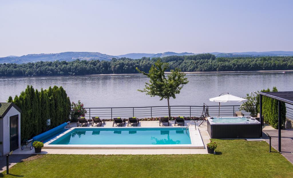 Guest House Panorama Aqualux With Free Parking Novi Sad Exterior photo