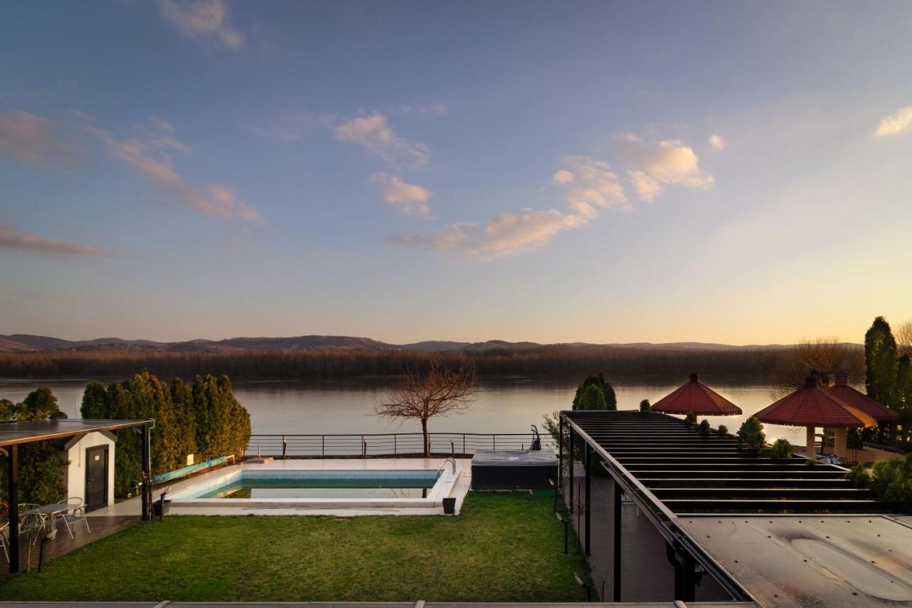 Guest House Panorama Aqualux With Free Parking Novi Sad Exterior photo