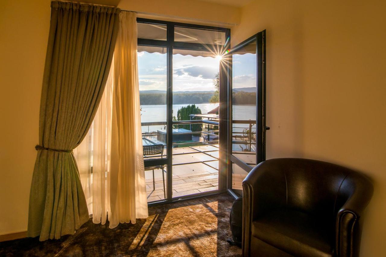 Guest House Panorama Aqualux With Free Parking Novi Sad Exterior photo